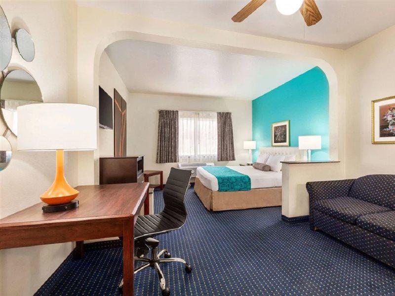 Howard Johnson By Wyndham San Antonio Hotel & Suites Eksteriør bilde