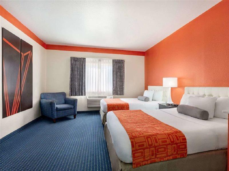 Howard Johnson By Wyndham San Antonio Hotel & Suites Eksteriør bilde