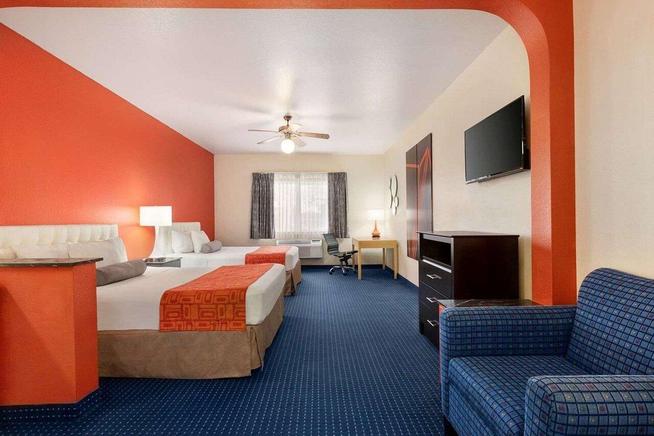 Howard Johnson By Wyndham San Antonio Hotel & Suites Eksteriør bilde