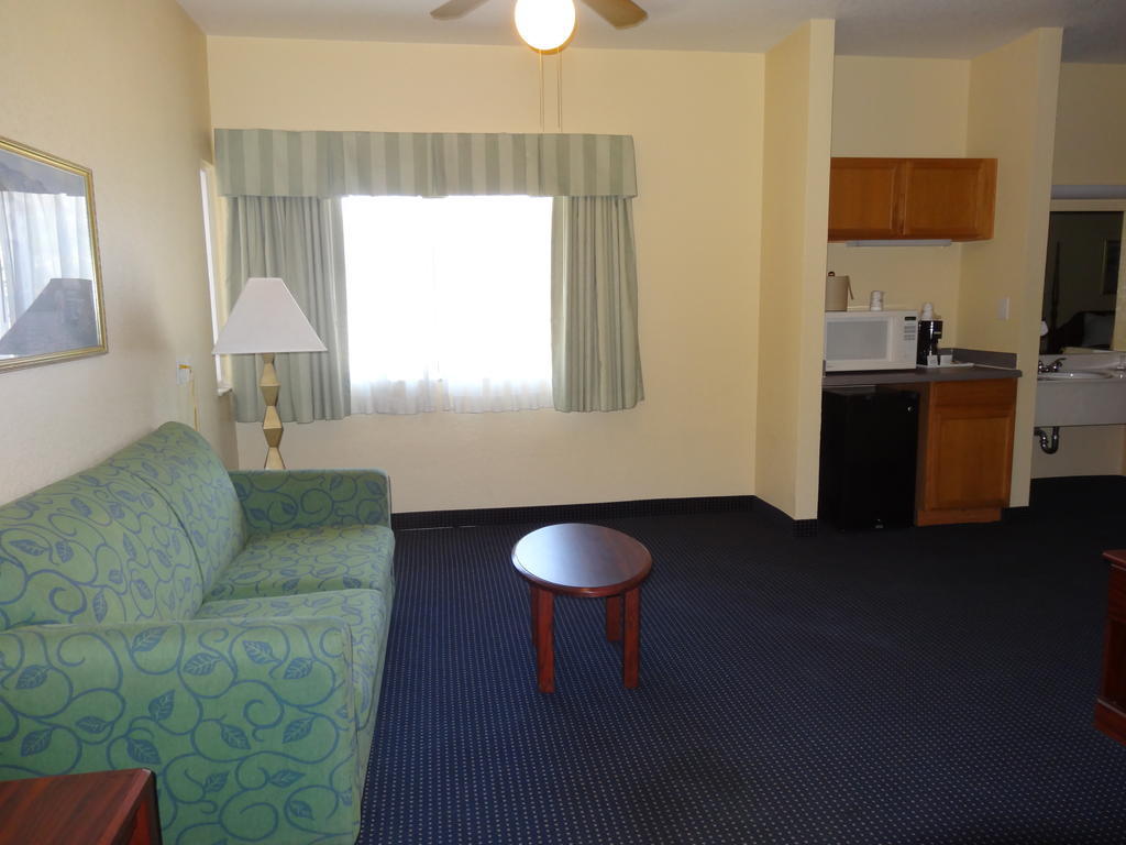 Howard Johnson By Wyndham San Antonio Hotel & Suites Eksteriør bilde