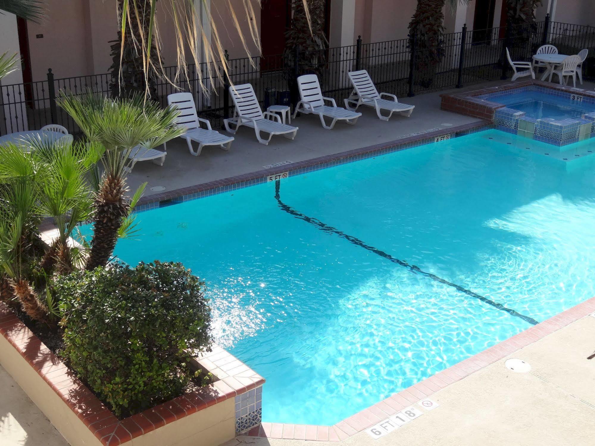 Howard Johnson By Wyndham San Antonio Hotel & Suites Eksteriør bilde